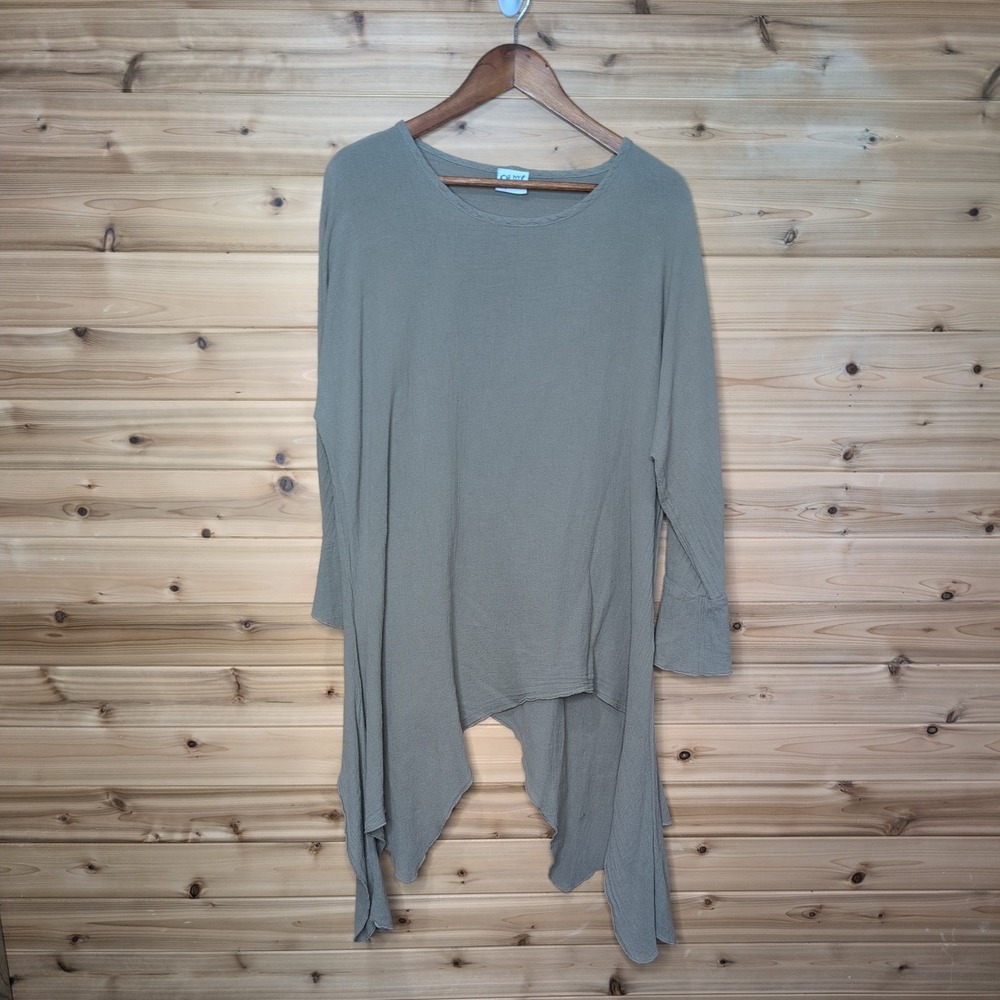 Oh My Gauze! Women Cotton Gauze Asymmetrical Handkerchief Hem Ruffle Tunic Top